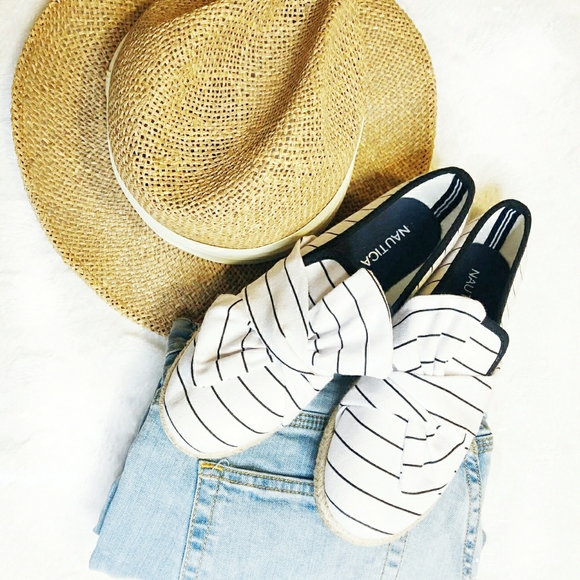 Nautica Shoes - NEW | Náutica | White Stripped Bow Tie Flats